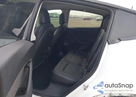 2020 Tesla Model Y Long Range Dual Motor All-Wheel Drive z USA, uszkodzony, nr VIN 5YJYGDEE6LF052667